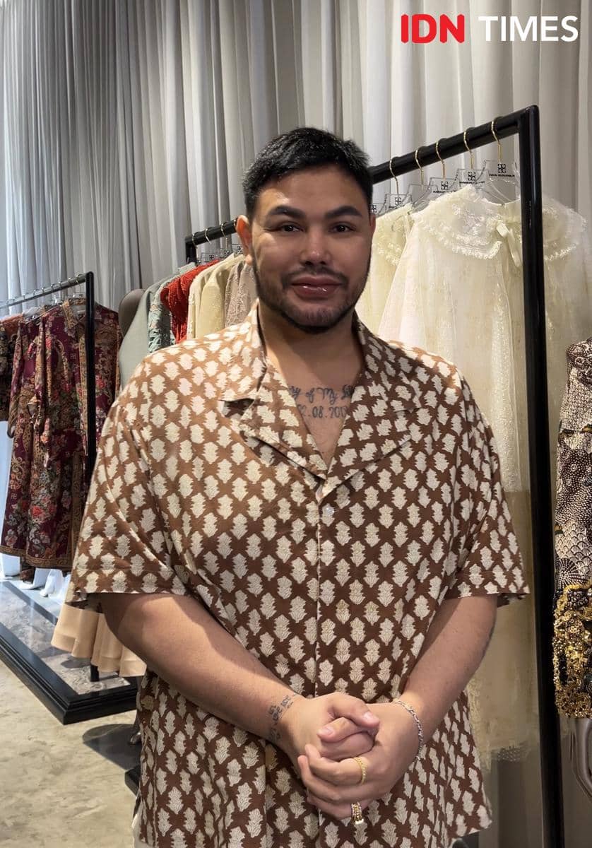 exclusive interview Ivan Gunawan bersama IDN Times pada Kami (16/7/2026) di Ivan Gunawan Boutique Kemang, Jakarta Selatan (IDN Times/Nisa Za
