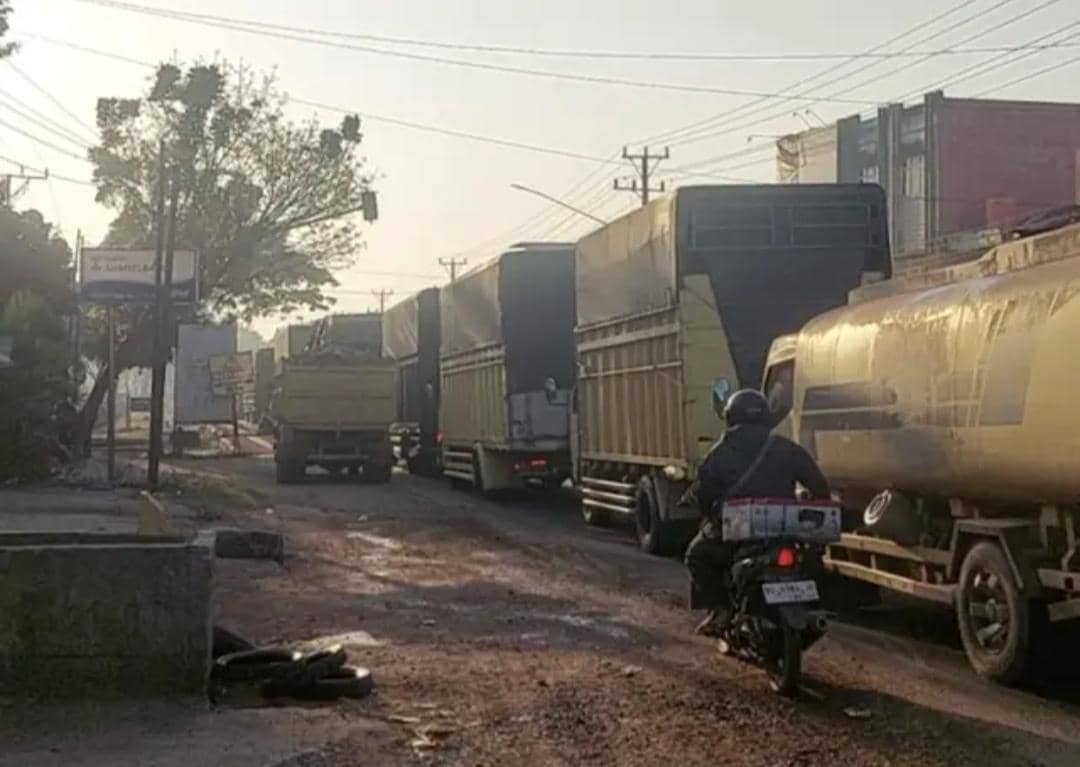 Macet Panjang di KM 17 Jalintim, Ini Jalur Alternatif Palembang-Jambi