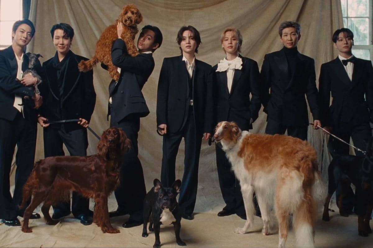 BTS untuk MV NORMAL (dok. Spotify)