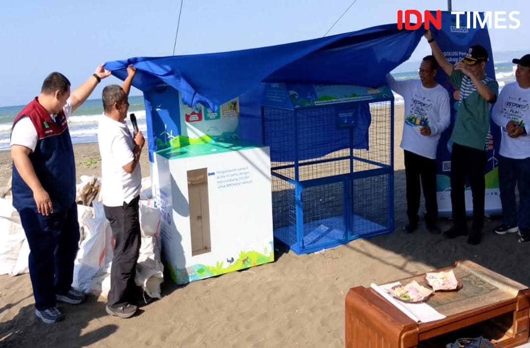 Cilacap Punya Smart Dropbox, Nelayan Bisa Tukar Sampah Plastik ke BBM