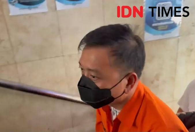 Usai Diserahkan, Don Ritto Langsung Ditahan di Rutan Kejagung
