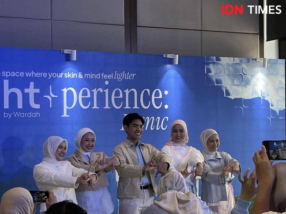 Pembukaan Lightplus Lightperience Picnic 2026 pada Jumat (17/7/2026) di Urban Forest Cipete, Jakarta Selatan (IDN Times/Nisa Zarawaki)