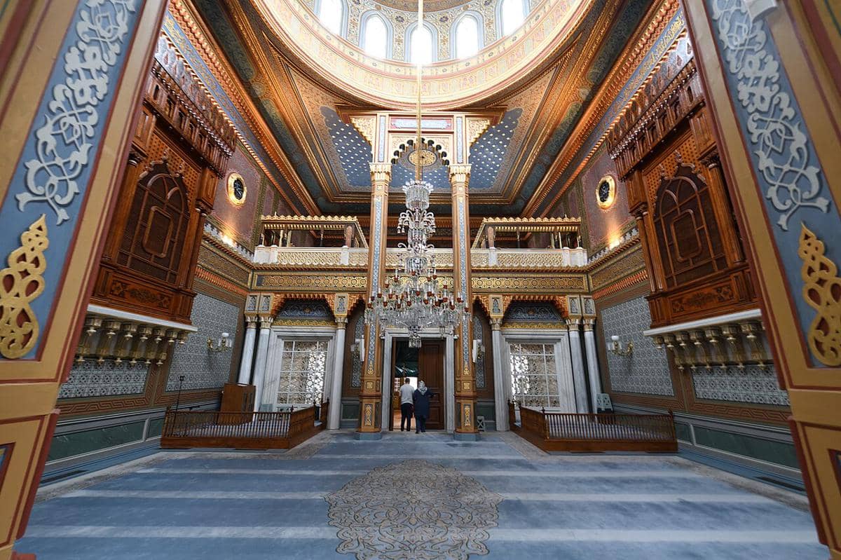 Interior Masjid Yıldız Hamidiye.