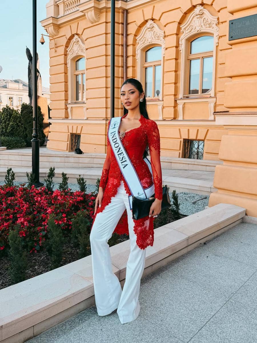 Potret Agnes Rahajeng Pakai Kebaya di Miss Supranational 2026