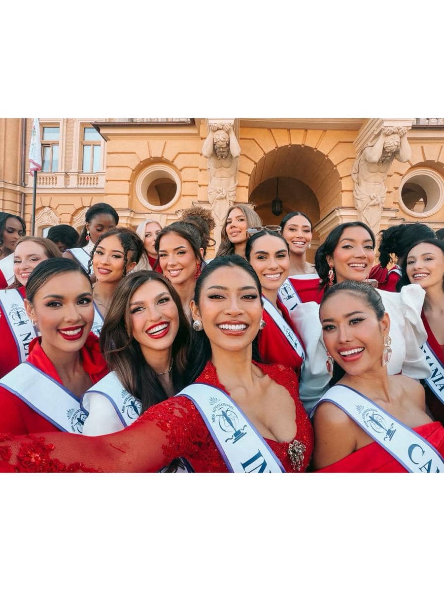 Potret Agnes Rahajeng Pakai Kebaya di Miss Supranational 2026