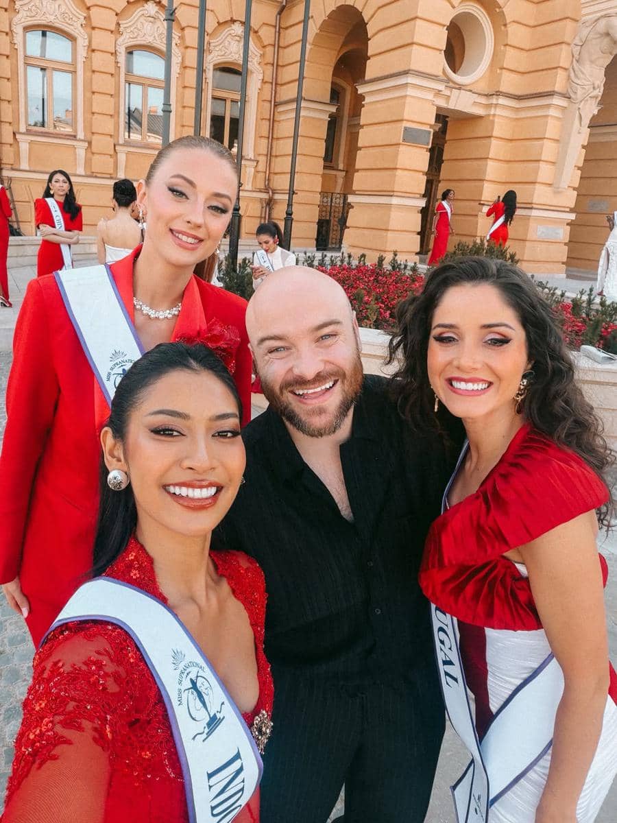 Potret Agnes Rahajeng Pakai Kebaya di Miss Supranational 2026