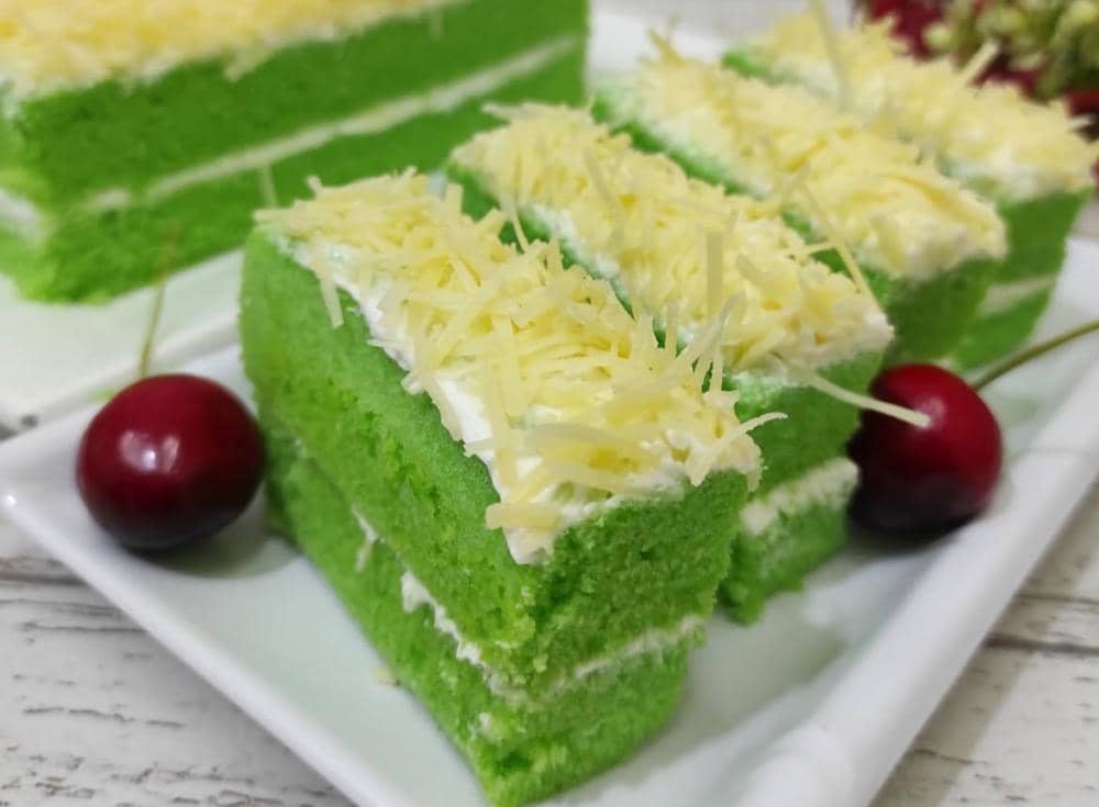 Resep Bolu Kukus Pandan Keju Praktis dengan Bahan Ekonomis