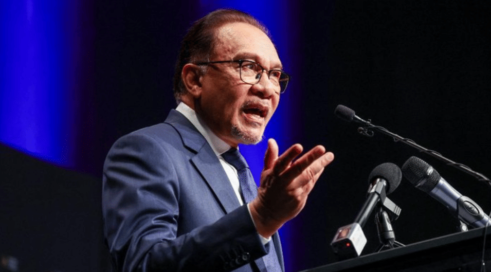 Perdana Menteri Malaysia Anwar Ibrahim menegaskan bahwa warga negara Israel yang ditemukan berada di Malaysia akan dideportasi.