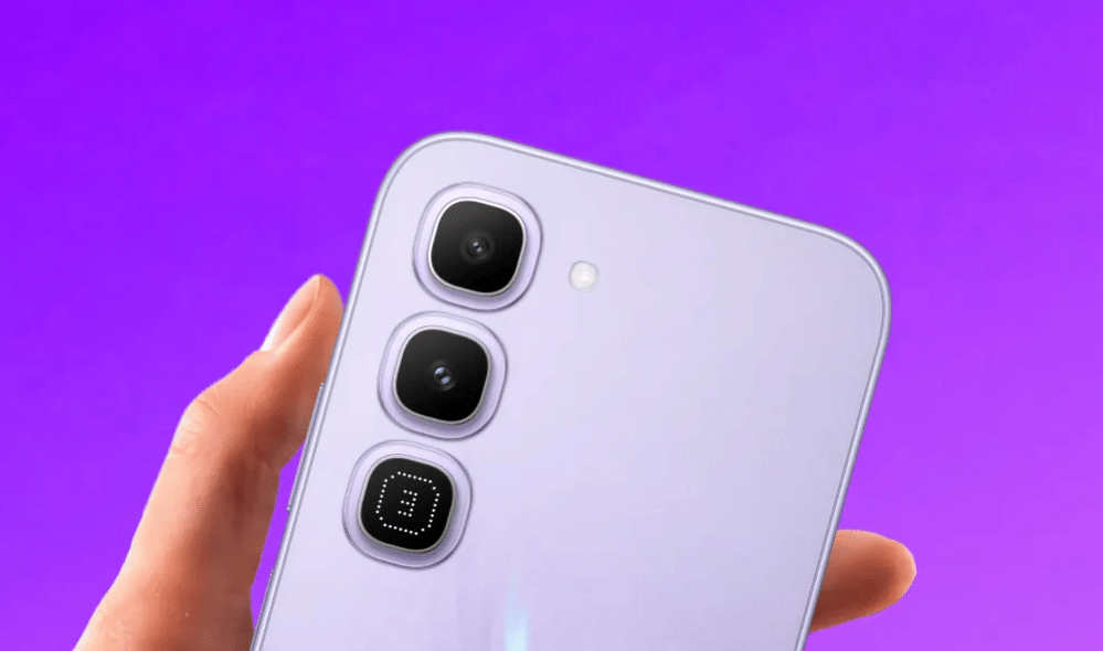 tampilan sisi belakang Infinix Hot 70 Pro 5G