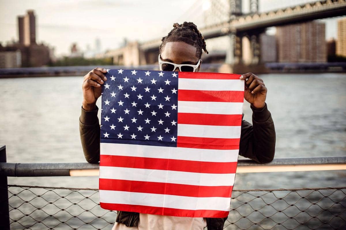 ilustrasi warga AS, bendera Amerika Serikat