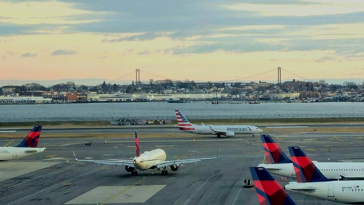 ilustrasi LaGuardia Airport