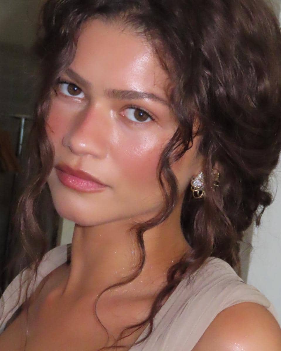 Detail makeup angelic Zendaya di premiere film The Odyssey