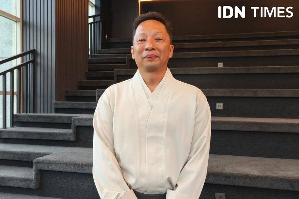 Potret Ringgo Agus Rahman saat berkunjung ke kantor IDN HQ Jakarta, Sabtu (18/7/2026) (IDN Times/Juan Dwi)