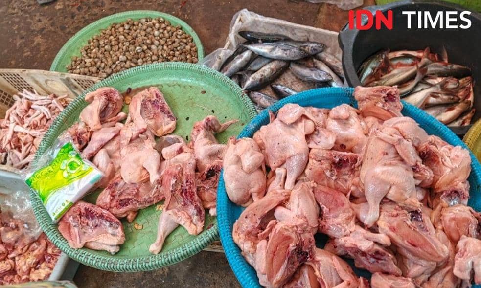 Harga ayam di Pasar Randik Sekayu kembali meroket sejak program MBG berjalan.