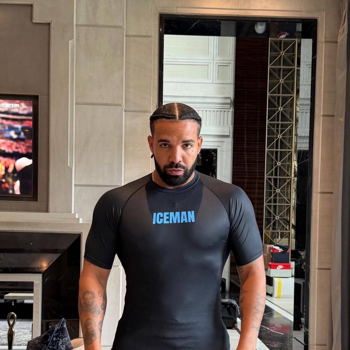 Drake (instagram.com/champagnepapi)