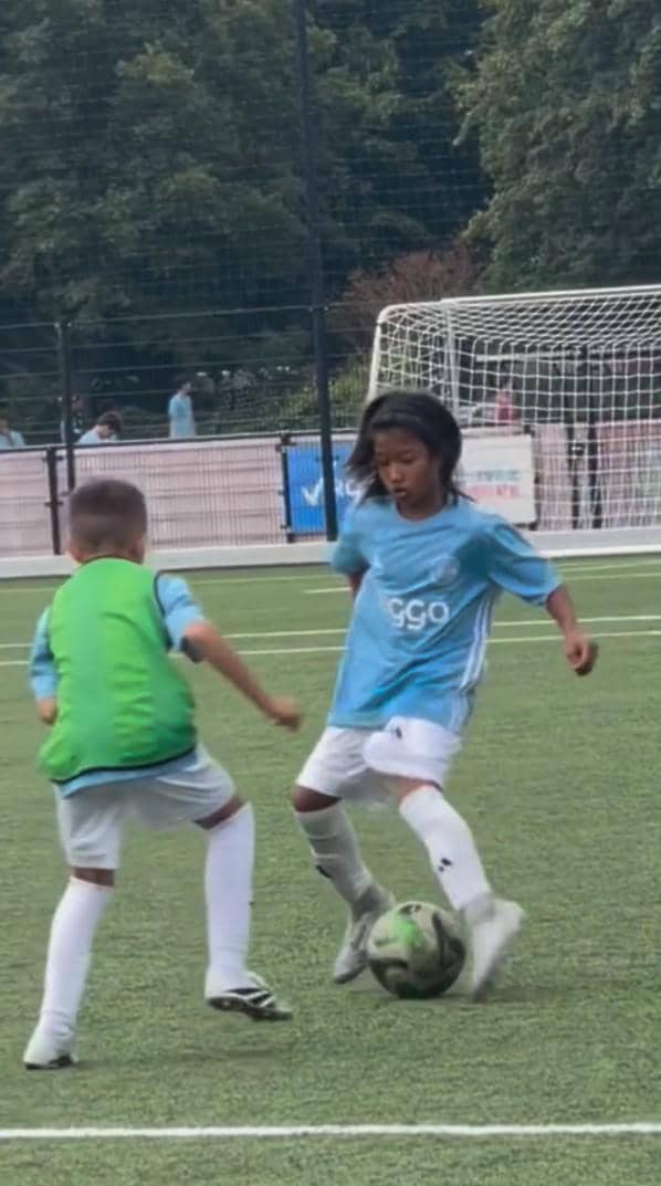 Gohan anak Praz Teguh latihan di Ajax Amsterdam Academy (instagram.com/prazteguh)