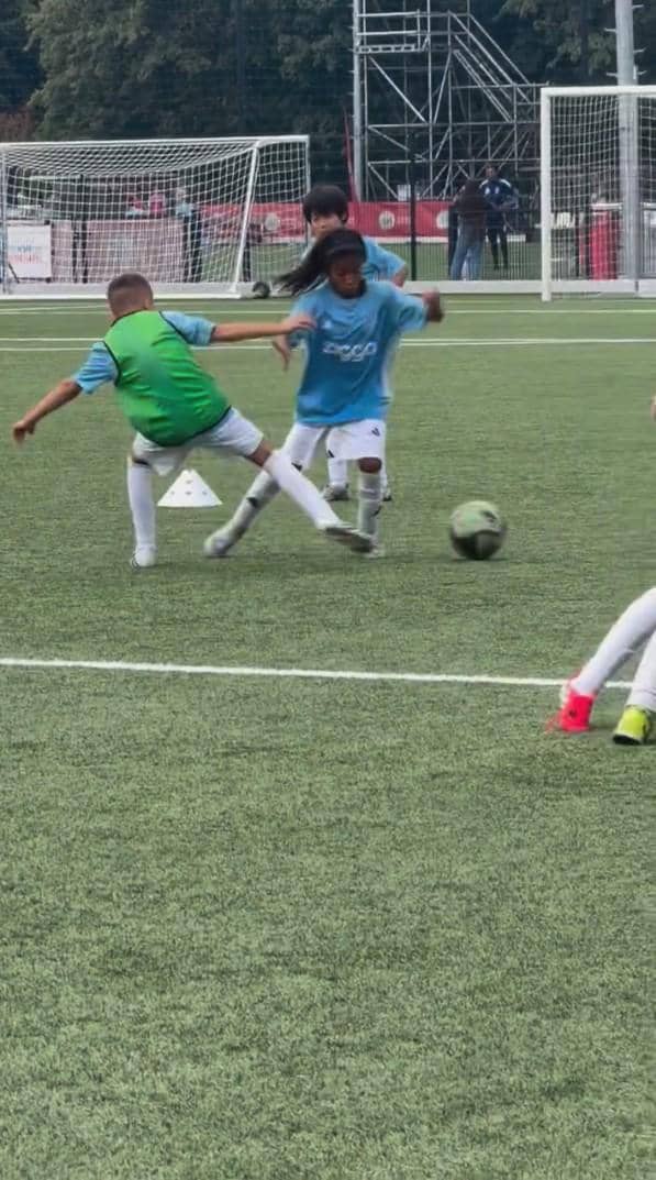 Gohan anak Praz Teguh latihan di Ajax Amsterdam Academy (instagram.com/prazteguh)