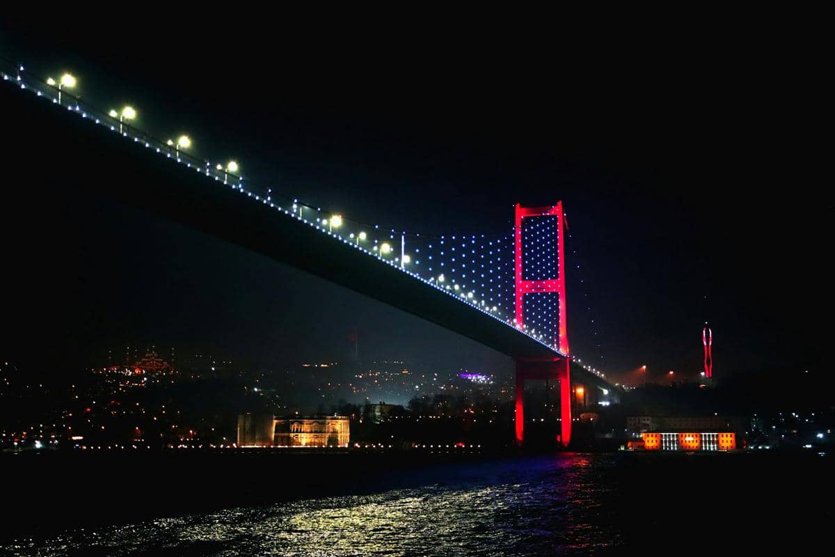 5 Fakta Jembatan Martir 15 Juli, Jadi Penghubung Dua Benua
