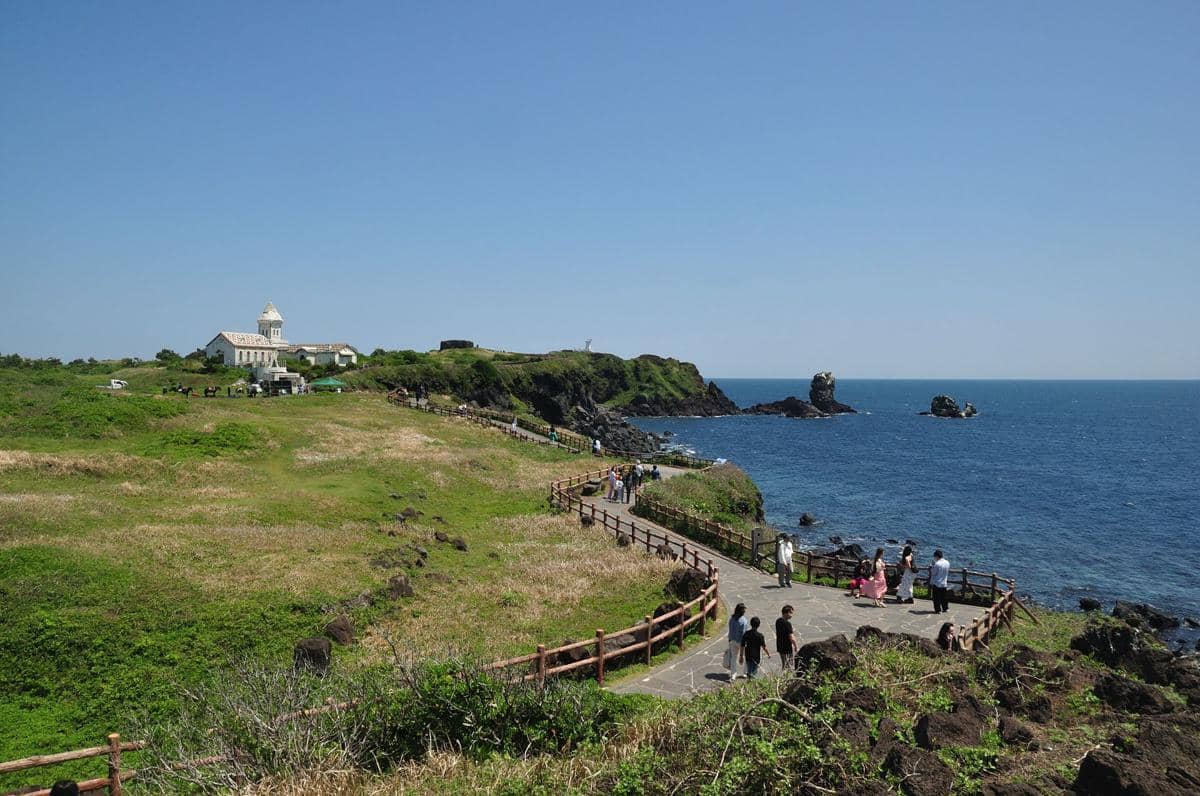 Banyak Kasus Orang Hilang, Pahami Tips Aman Liburan di Pulau Jeju Ini!