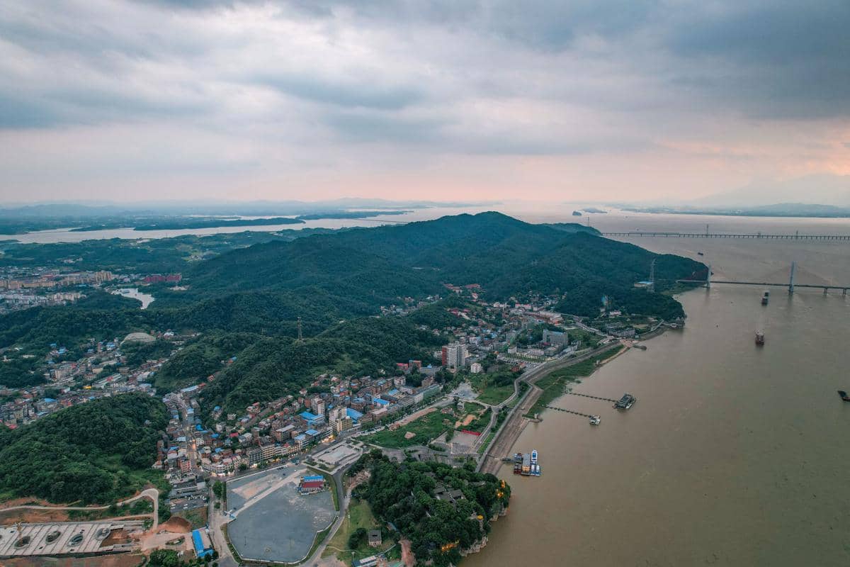 Sungai Yangtze telah menjadi bagian penting dari peradaban Tiongkok sejak zaman kuno
