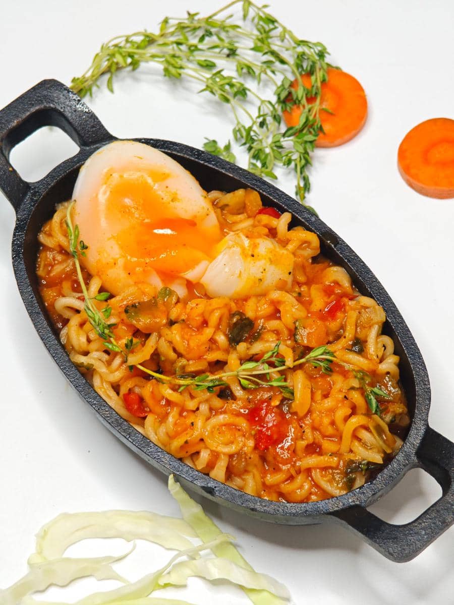 Resep Mi Nyemek Tomat Pedas, Kembalikan Selera Makan yang Hilang