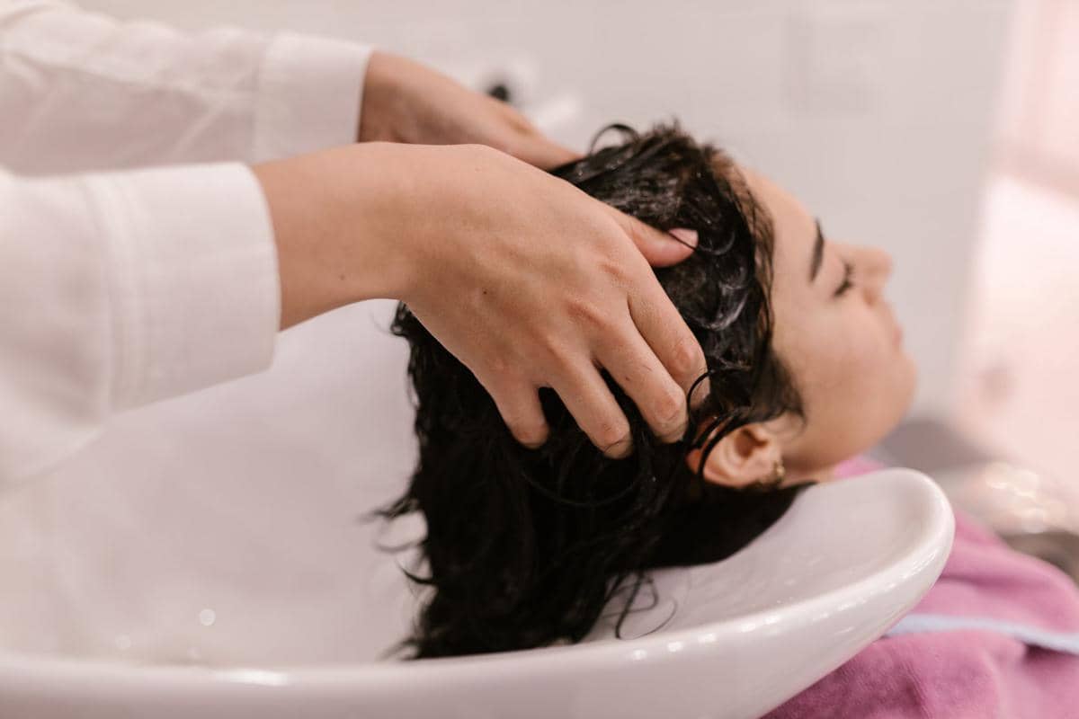perawatan rambut di salon
