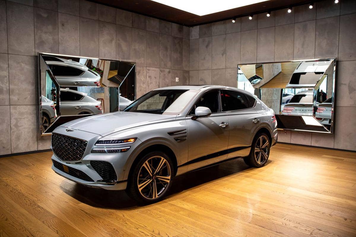 ilustrasi mobil parkir di ruangan