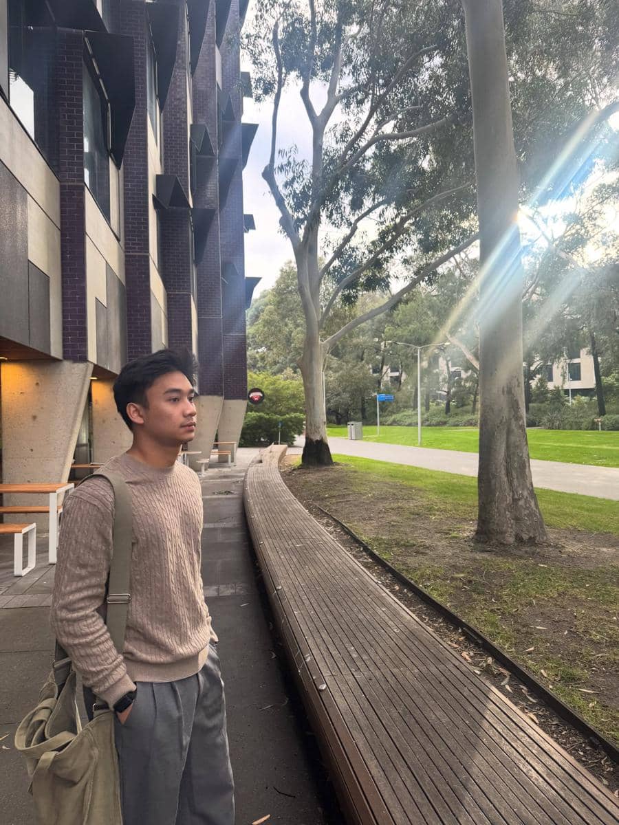 Bevan anak Nola B3 keliling Monash University