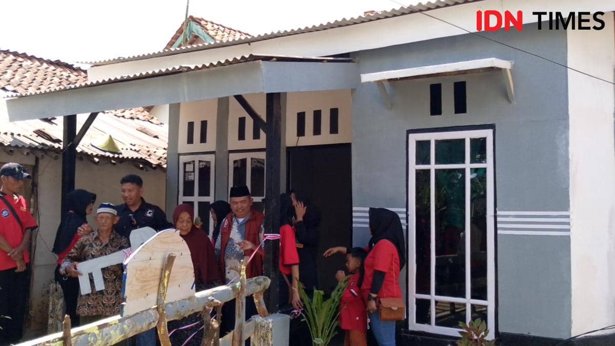 Tak Tersentuh Bantuan, Rumah Pak Paing Dibangun Relawan Gerilyawan