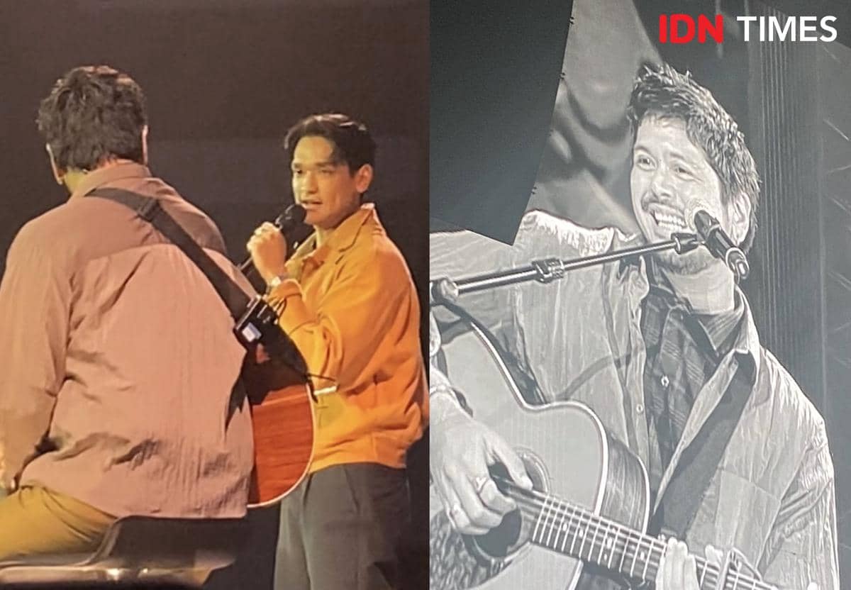 Dua musisi tampil di atas panggung konser Afgan Retrospektif di Plenary Hall JICC Jakarta, salah satunya memainkan gitar dan bernyanyi.