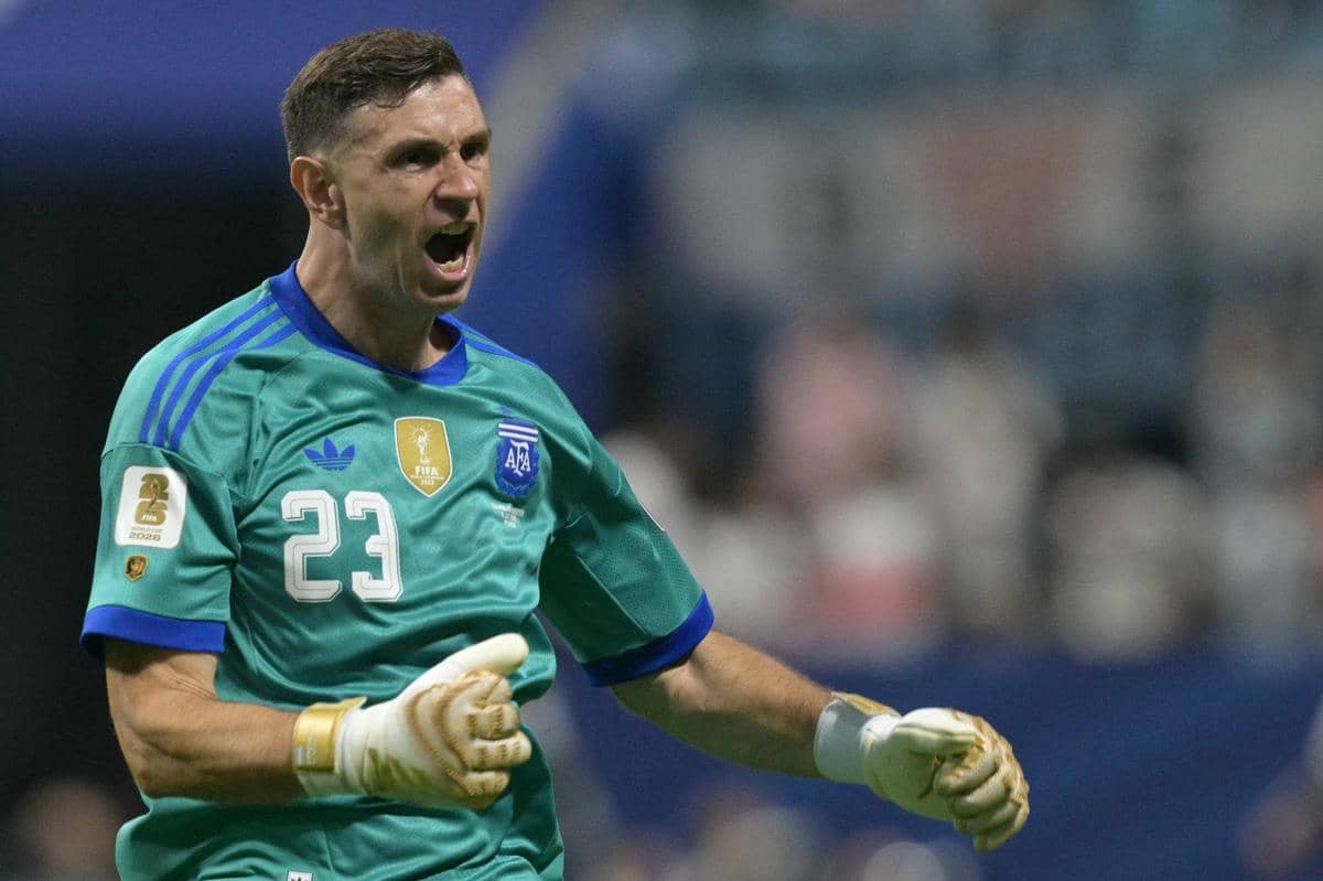 Emiliano Martinez Ternyata Main dengan Jari Patah di Piala Dunia 2026