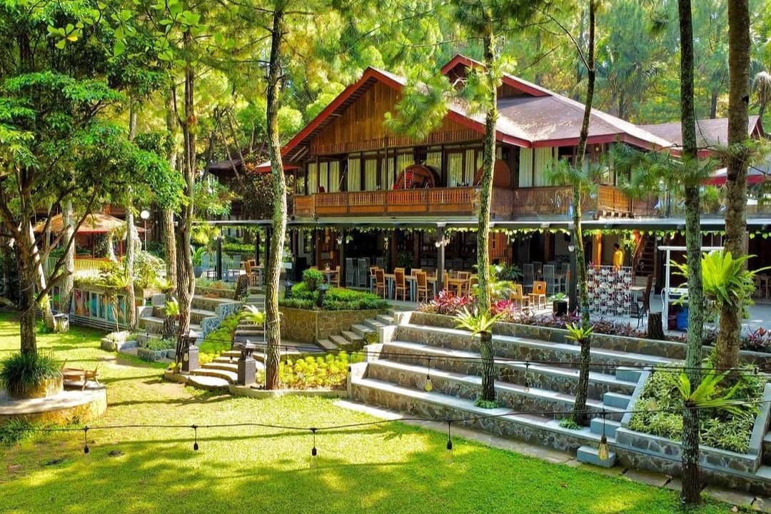 Jambuluwuk Puncak Resort