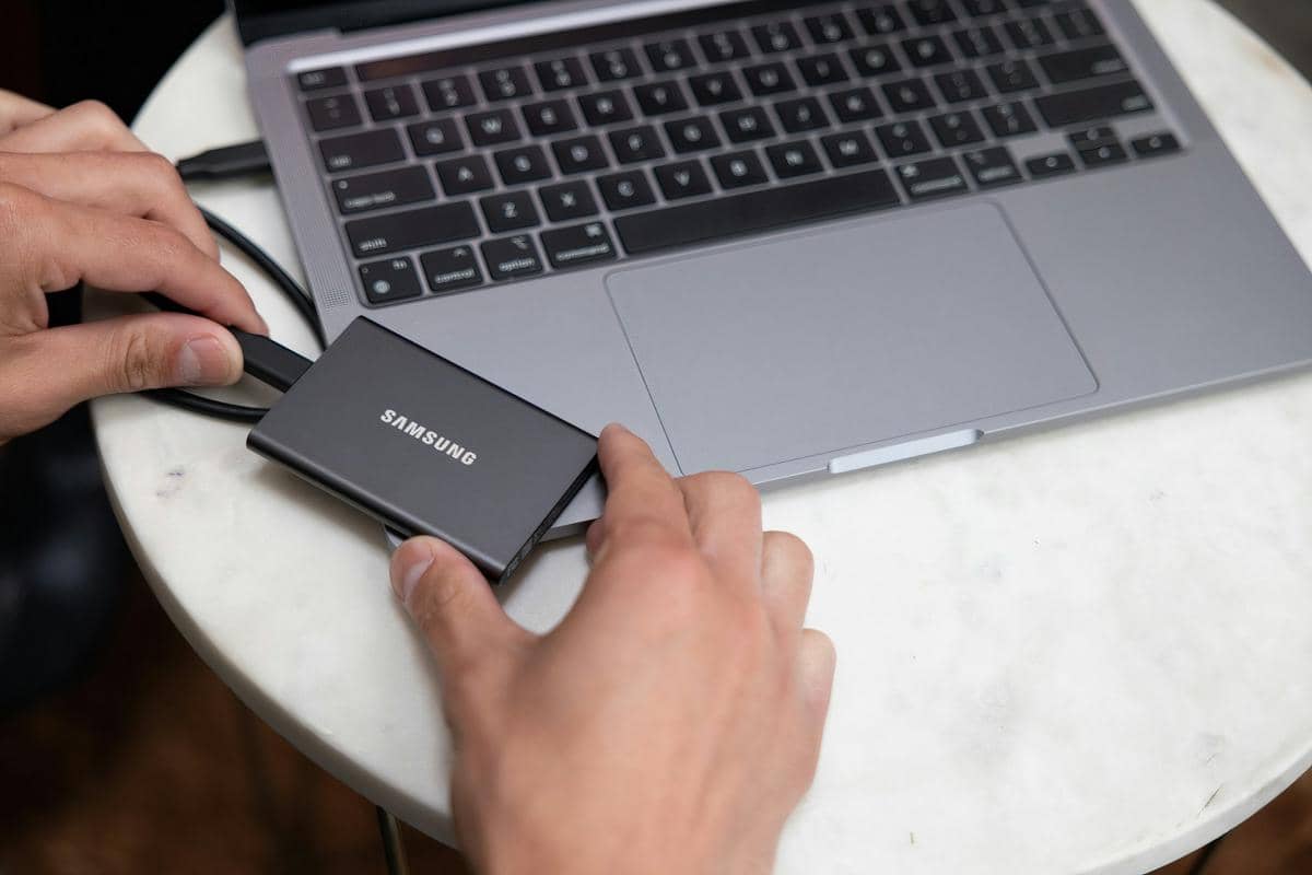 samsung-memory-Ud0QTwOUjAs-unsplash.jpg