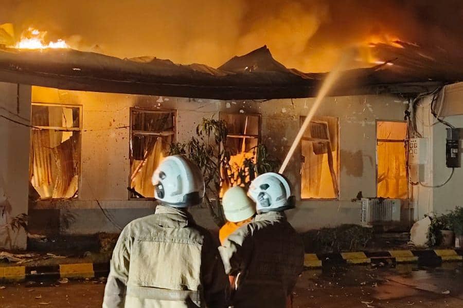 Api Lahap Kantor Proyek Mal Pakuwon Gombel, Kerugian Rp200 Juta