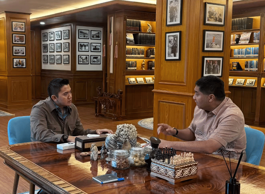 Seskab Teddy Bertemu Menteri Perumahan dan Wamenhaj di Hari Minggu, Ada Apa?