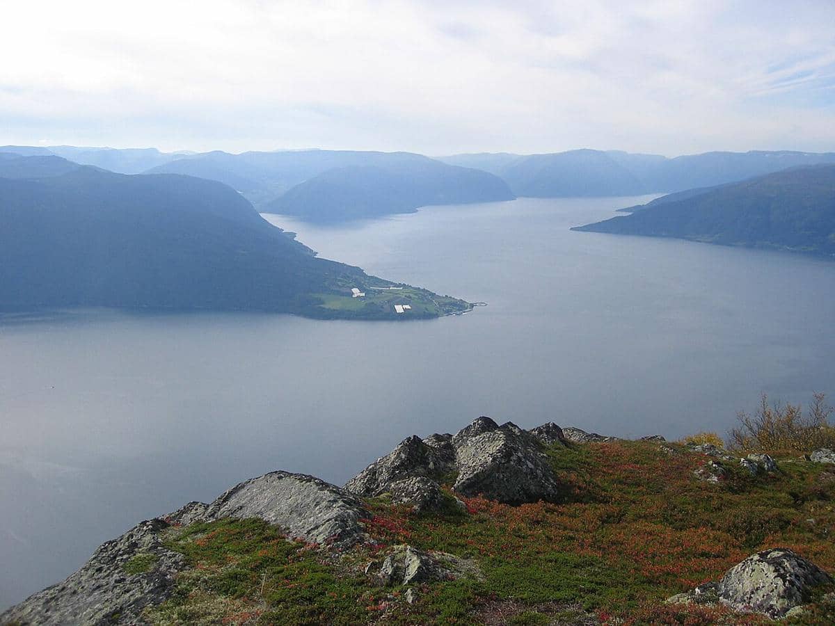 Sognefjord merupakan jalur air yang penting di era Viking