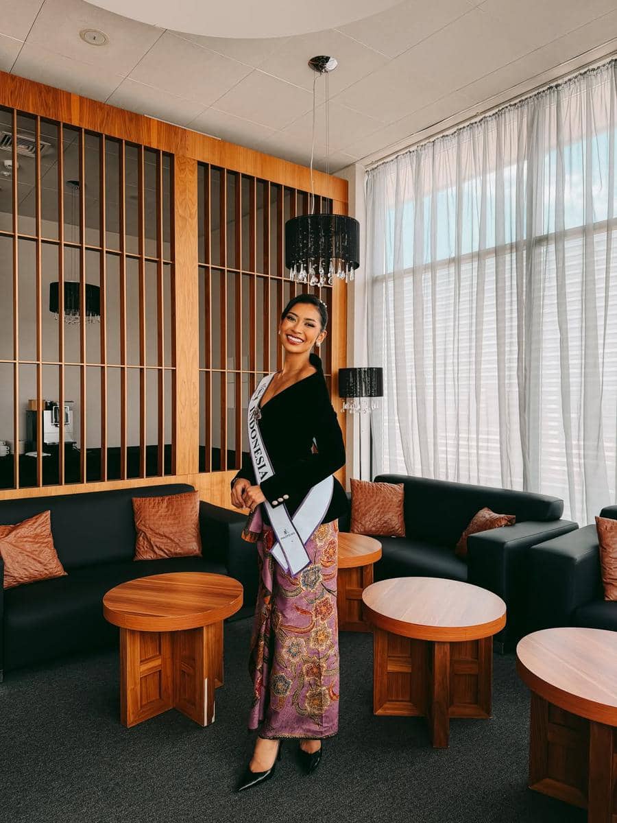 Potret Agnes Rahajeng di Sesi Interview Miss Supranational 2026