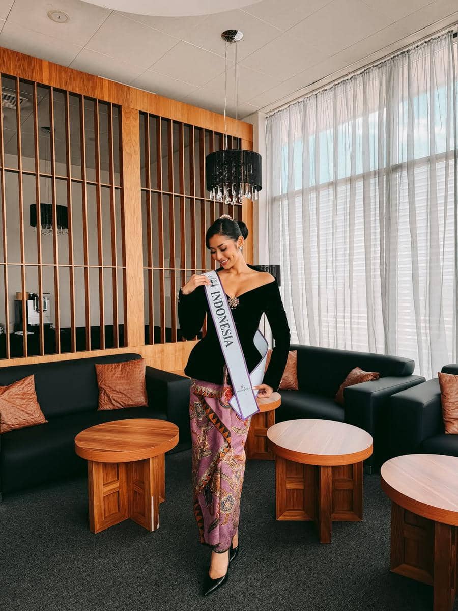 Potret Agnes Rahajeng di Sesi Interview Miss Supranational 2026