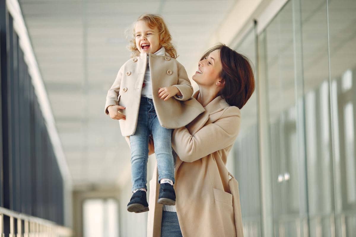 Sad Beige Mom Jadi Sorotan, Benarkah Warna Netral Kurang Baik untuk Anak?