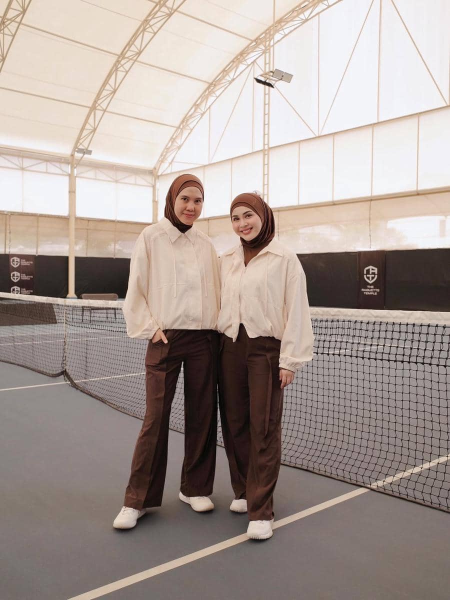 outfit tenis hijab friendly ala Kesha Ratuliu