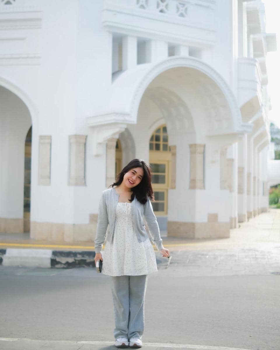 OOTD dating cheerful remaja