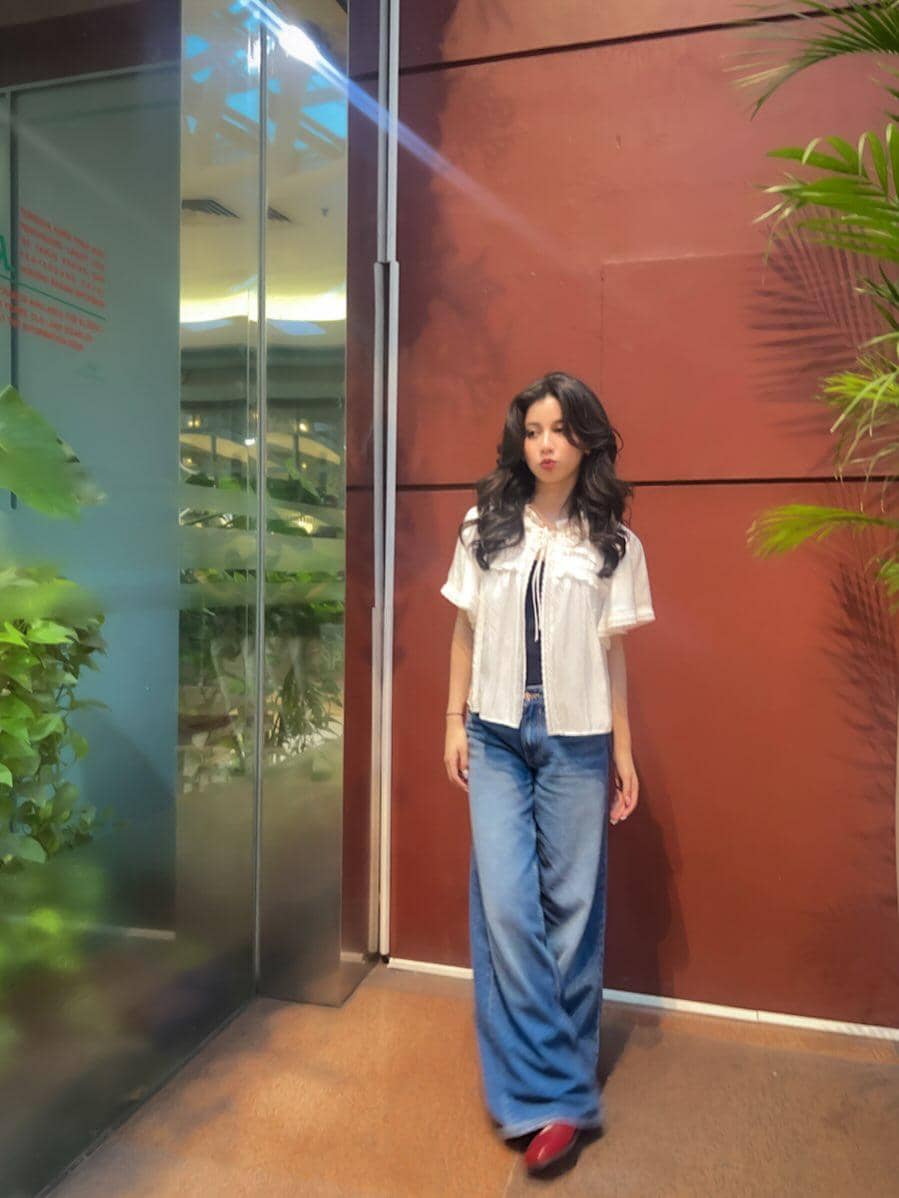 OOTD dating cheerful remaja