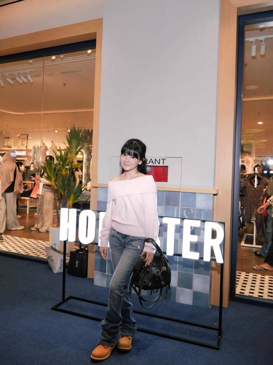 OOTD dating cheerful remaja