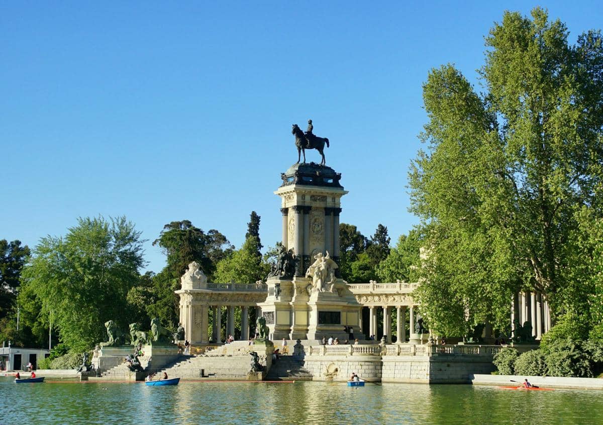 ilustrasi El Retiro Park