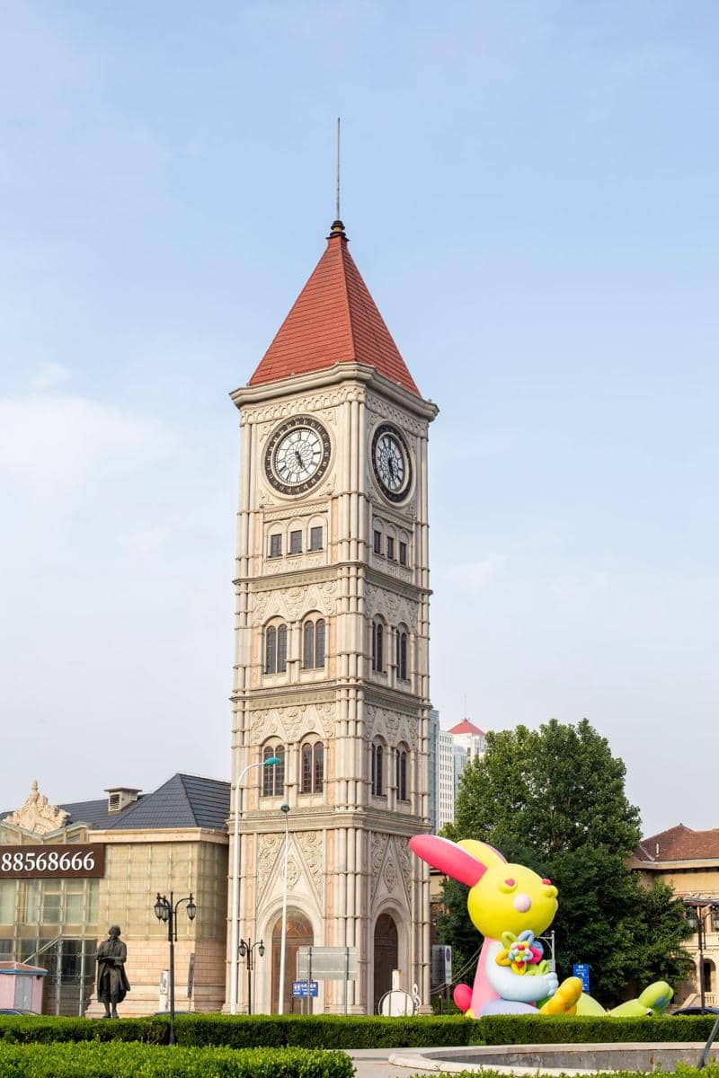 ilustrasi Clock Tower, Italian Style Street