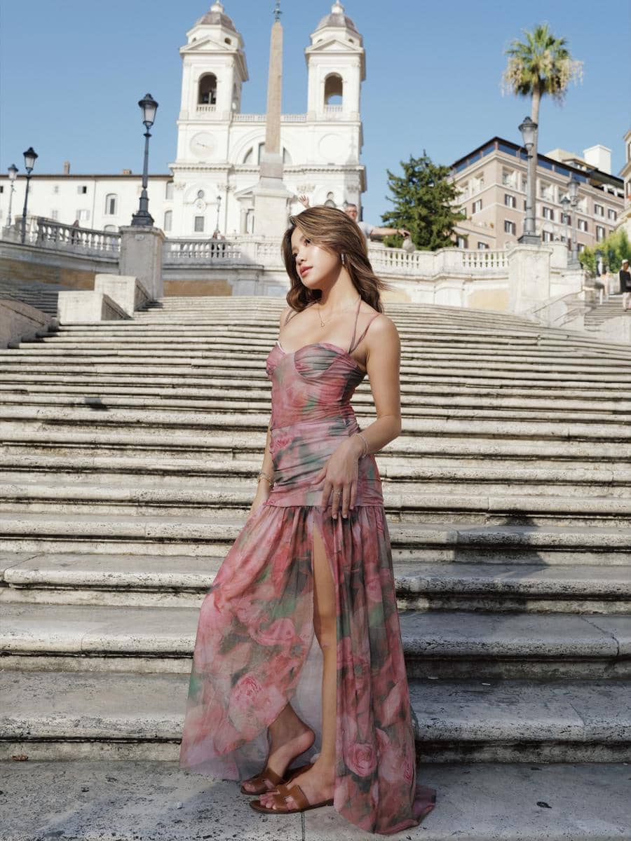 Regina Phoenix pertama kali liburan di Kota Roma