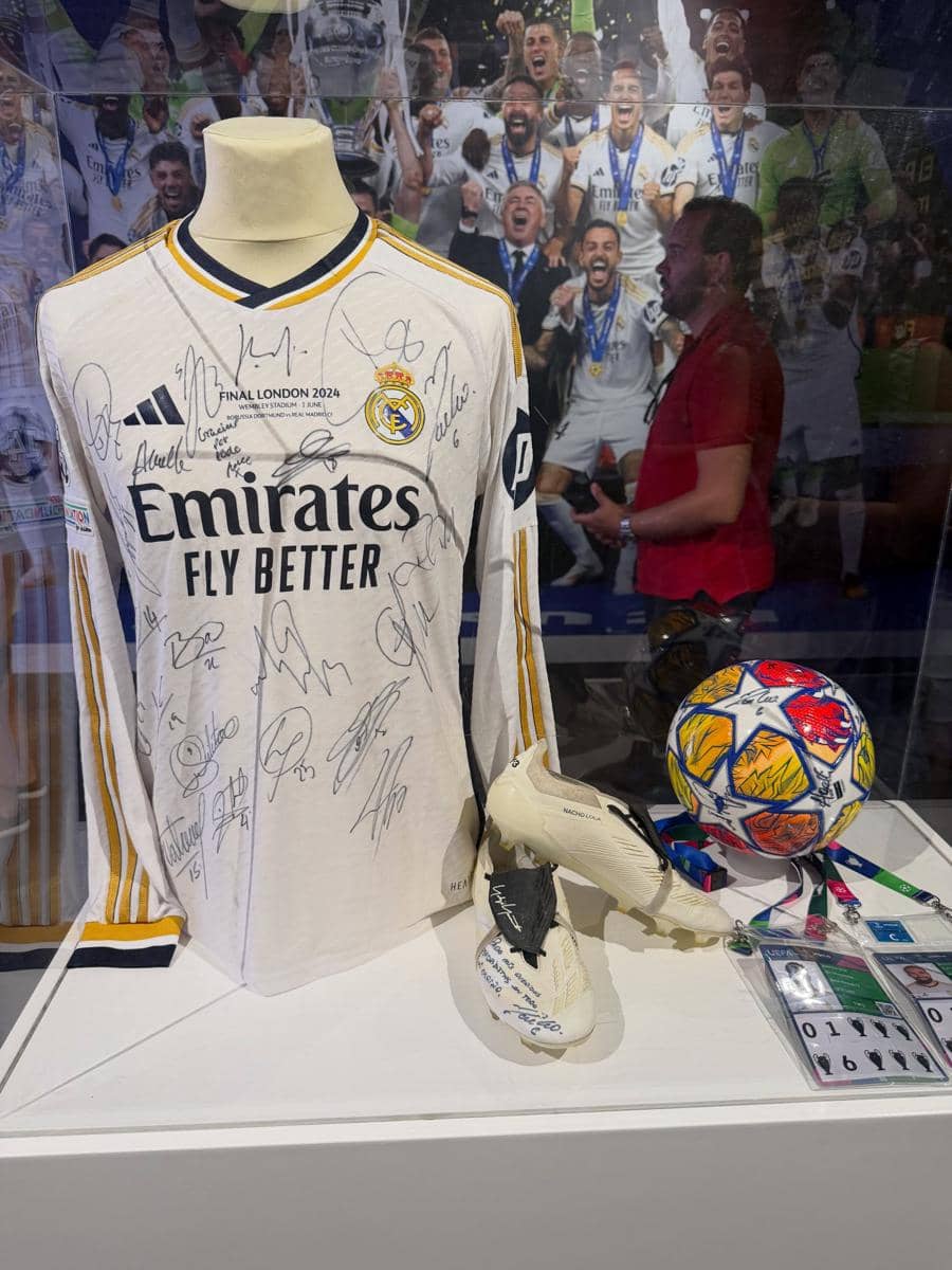 Novia Bachmid tur markas Real Madrid di Bernabéu Stadium