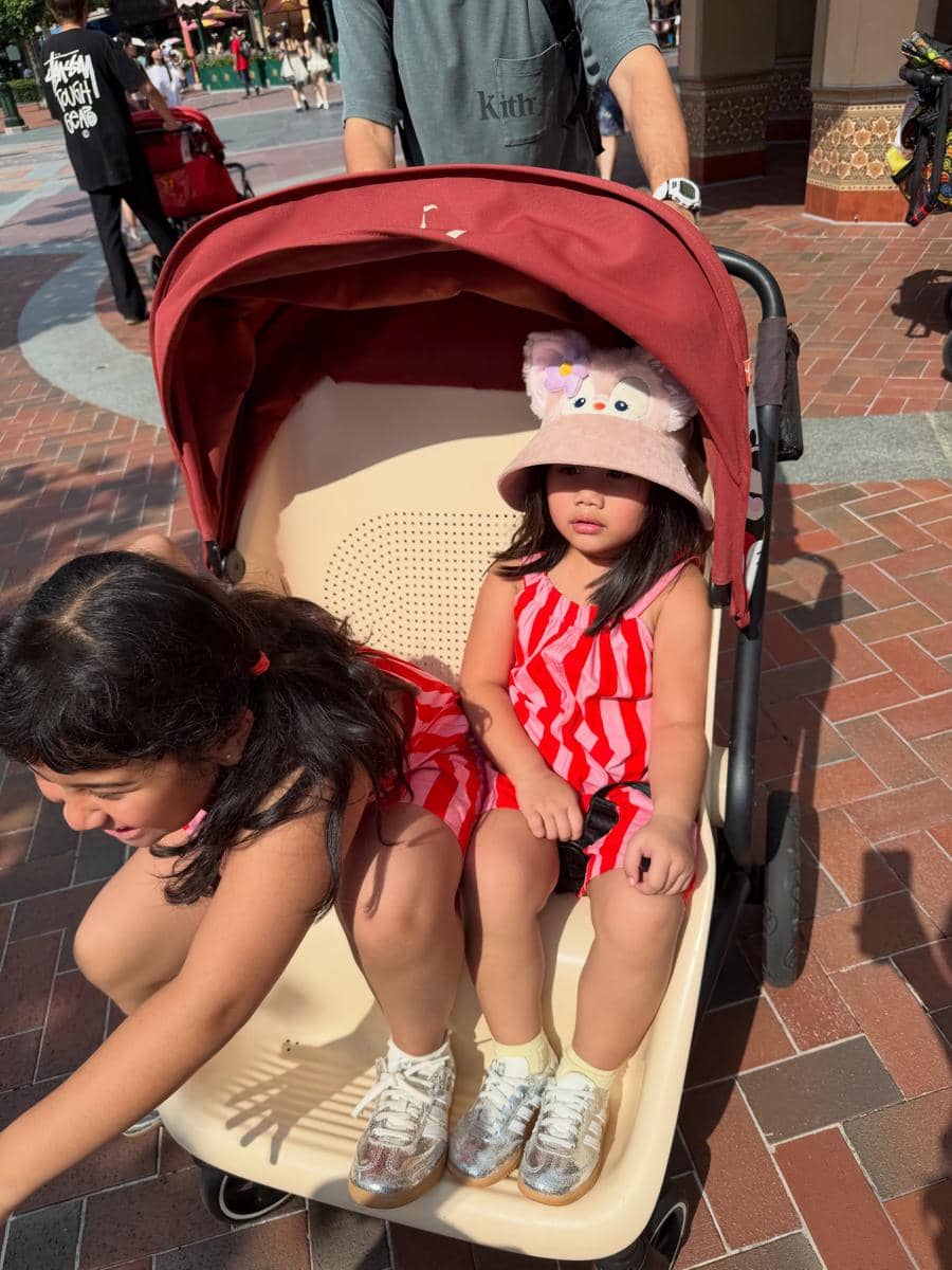 Keluarga Gya Sadiqah liburan di Disneyland Shanghai
