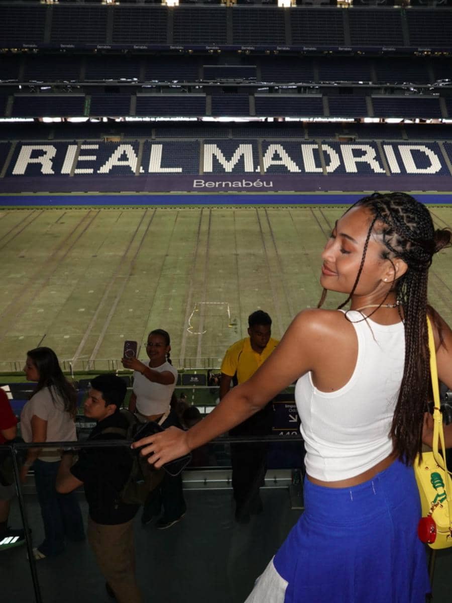 Novia Bachmid tur markas Real Madrid di Bernabéu Stadium
