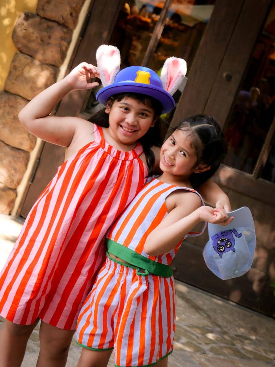 Keluarga Gya Sadiqah liburan di Disneyland Shanghai